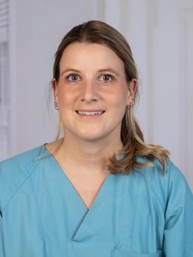 Dr. Maren  Hoffmann