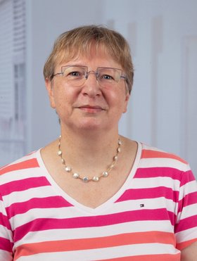 Dr. Barbara  Heil
